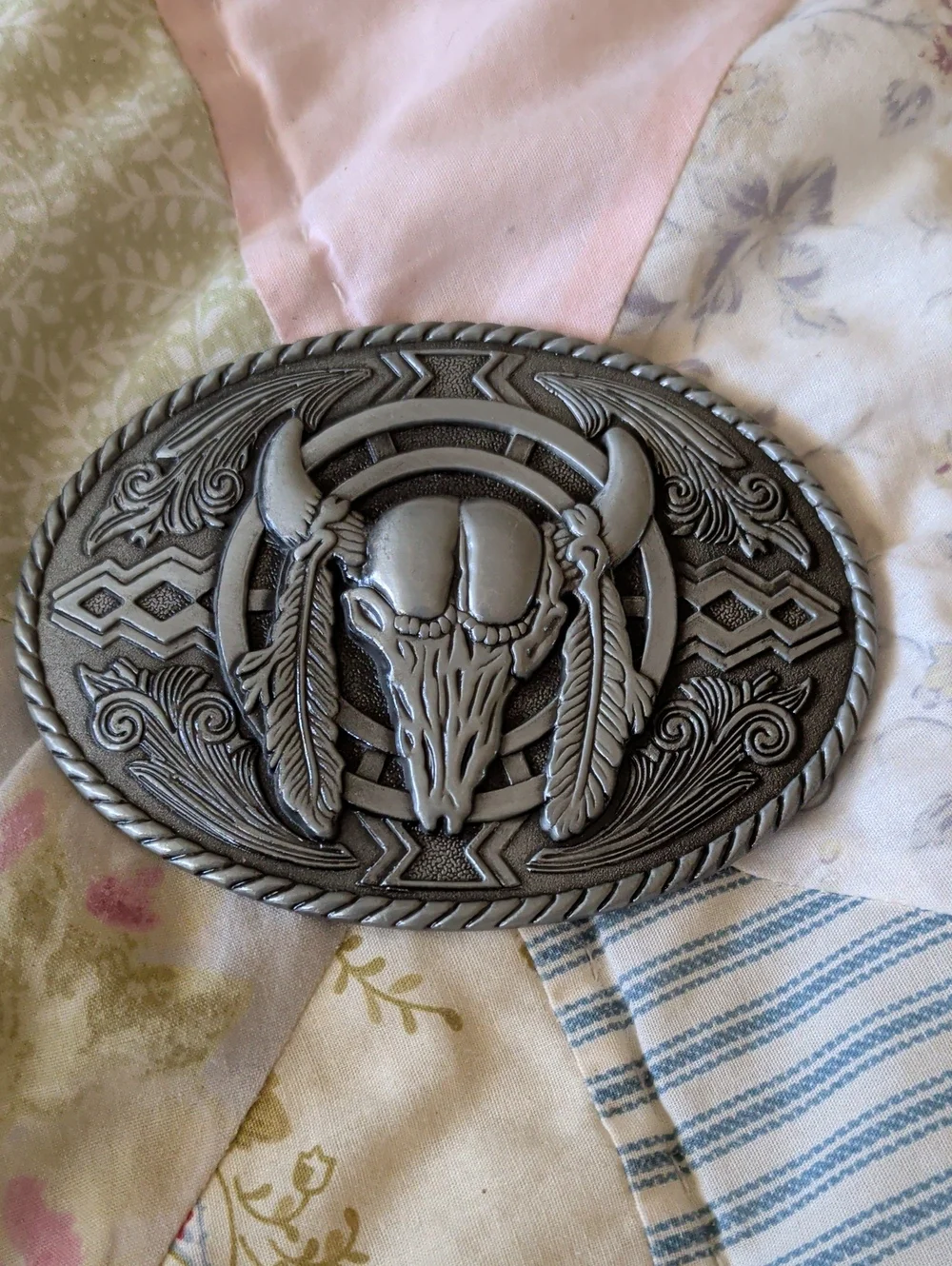 Silver Western Skull & Feather Oval Belt Buckle - Western-Inspired Statement